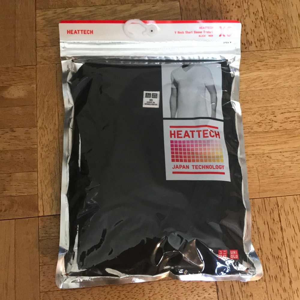 Uniqlo Men Heattech T-Shirt XS
